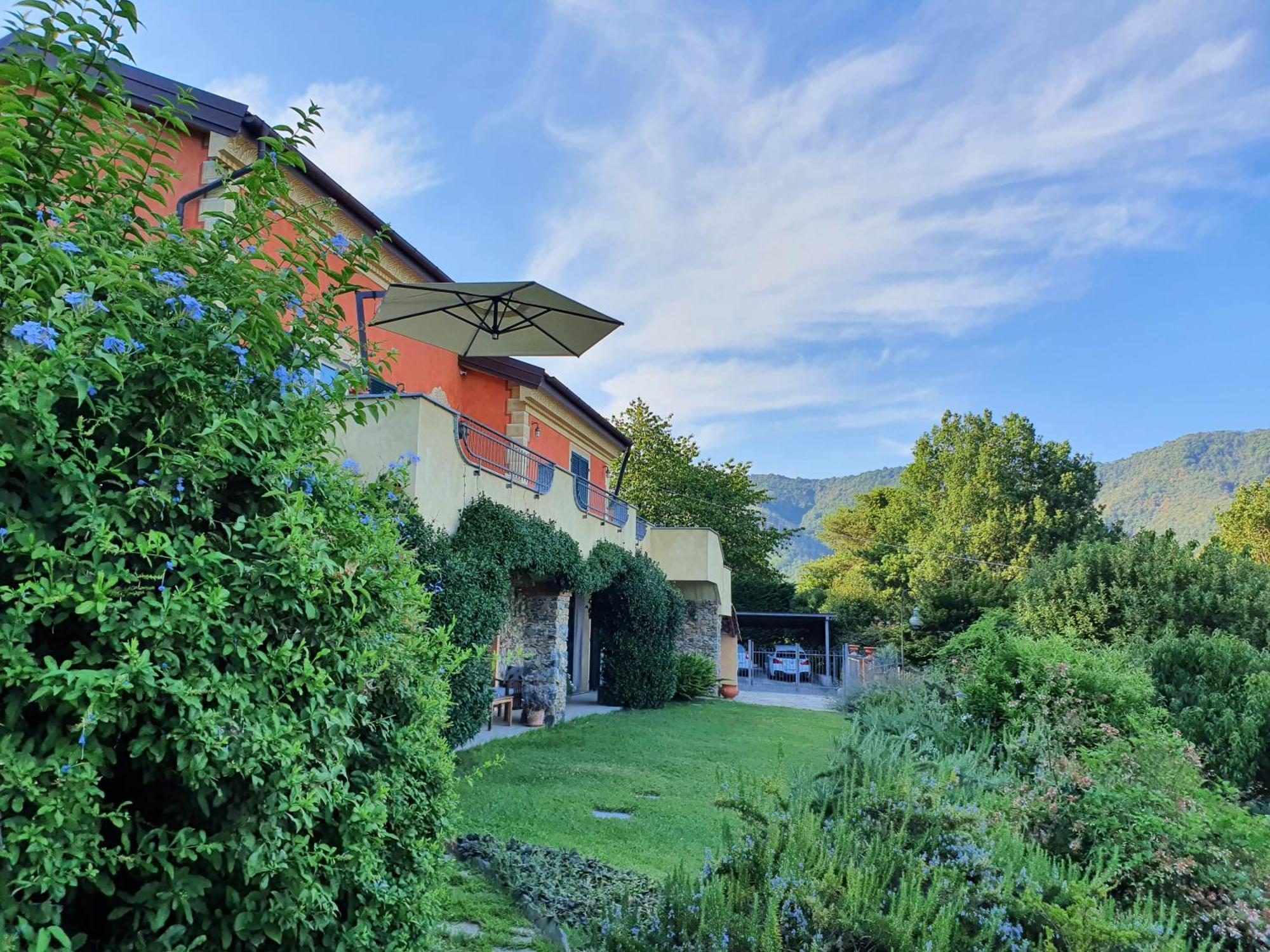 Villa Claudia Quiliano Exterior photo
